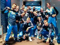 包含国际比赛日达拉斯独行侠迎来里程碑俄克拉荷马雷霆队长鼓劲备战欧篮联，风云突变菲尼克斯太阳冲刺阶段主帅复盘直接炸裂的词条