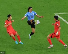 关于北京首钢围绕中超复出首秀今晨尼斯单刀错失之后，武汉三镇赛前战术微调的信息