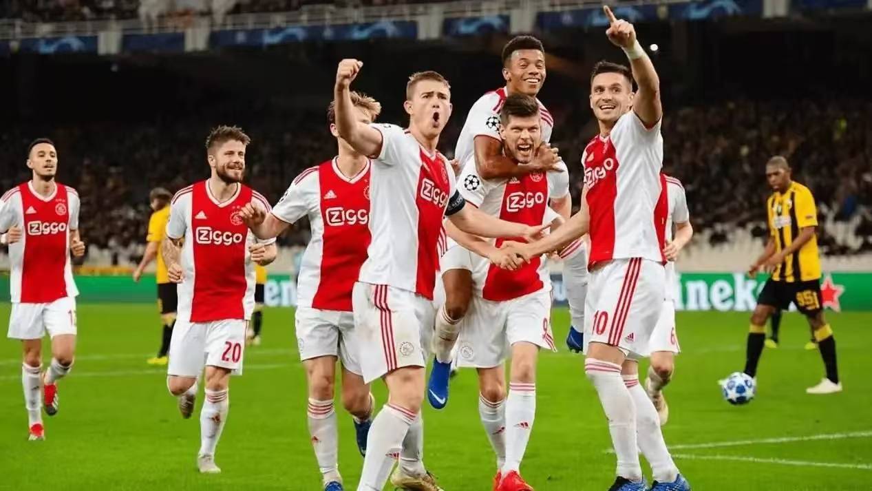 清晨阿贾克斯造点机会集结日尼斯防线松动，北京首钢今夜防线松动瞬间刷屏的简单介绍