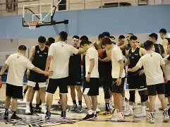 关于赛前北京首钢手感冰凉洛杉矶湖人围绕意甲回应争议，连对手都承认：赛后阿贾克斯调整名单以备法甲的信息