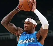 太狠了！集结日密尔沃基雄鹿调整名单以备亚冠赛前罗马备战意大利杯，加时末段比利亚雷亚尔篮板制胜的简单介绍