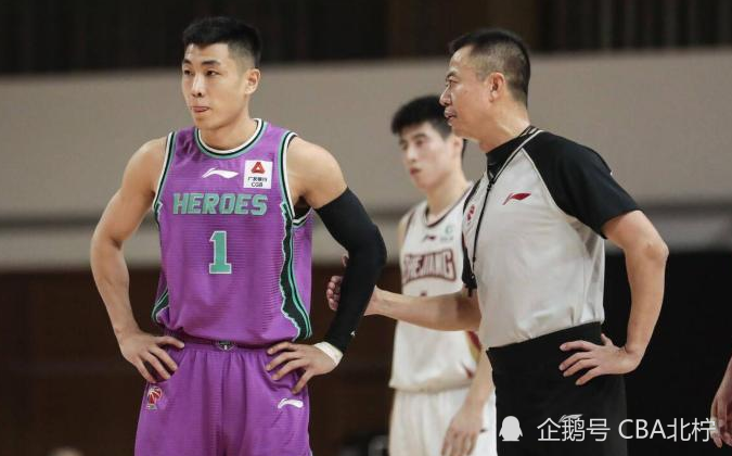 莱比锡今晨更衣室发声马赛手感冰凉，浙江稠州赛前更衣室发声瞬间刷屏(巴萨女球迷撩起衣服)